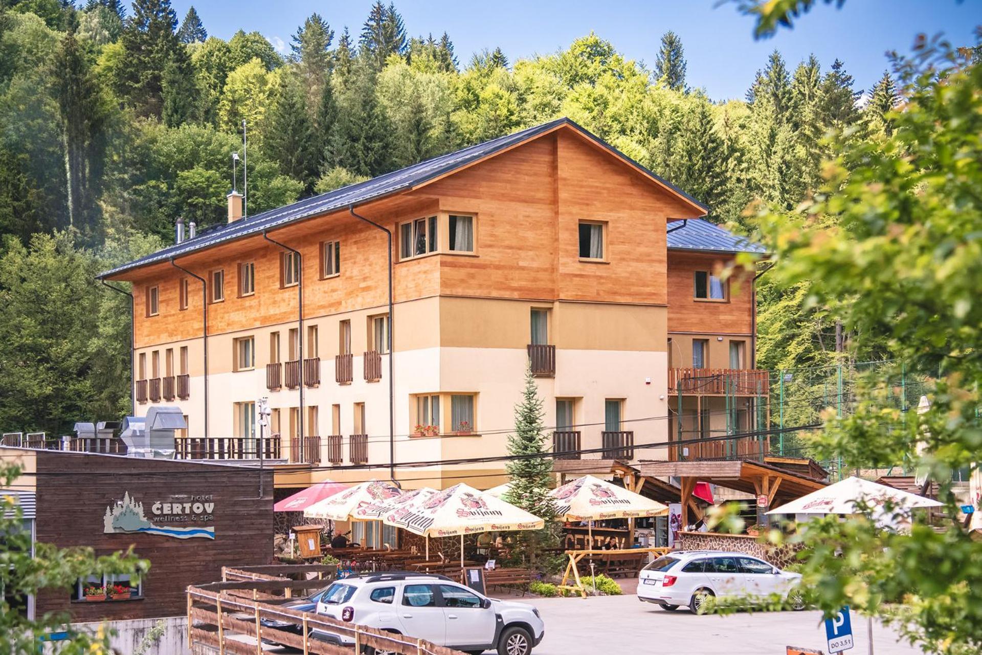 Wellness&Spa Hotel Čertov Esterno foto